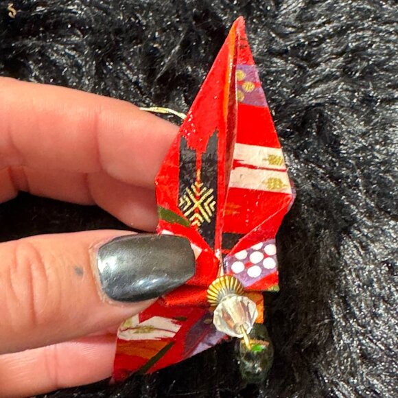 Handmade Small Chirimen Origami Crane Hanging Ornament - Picture 5 of 7